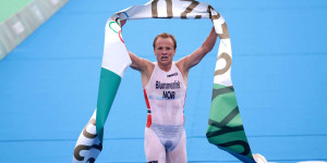 Beitragsbild des Blogbeitrags Blummenfelt holt Olympia-Gold | Knabl gestürzt 