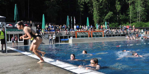 Beitragsbild des Blogbeitrags Über 400 Kids bei Schulaquathlon in Vorarlberg