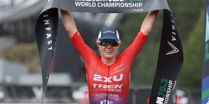 Beitragsbild des Blogbeitrags Taylor Knibb wiederholt IRONMAN 70.3 World Championship Titel