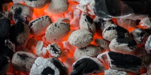 Beitragsbild des Blogbeitrags #212 Kenia: Kohle aus menschlichen Fäkalien