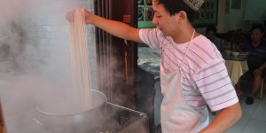 Beitragsbild des Blogbeitrags Mittagessen in der chinesischen Nudelküche 