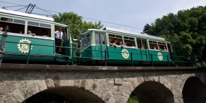 Beitragsbild des Blogbeitrags Mit der Drachenfelsbahn zum “Gipfel des Vergnügens”