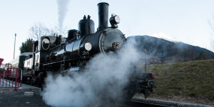 Beitragsbild des Blogbeitrags Winter Abenteuer: Im Dampfzug durch den Pinzgau
