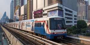 Beitragsbild des Blogbeitrags Öffentliche Verkehrsmittel in Bangkok: Überblick & wertvolle Tipps für Reisende