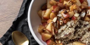 Beitragsbild des Blogbeitrags Winter-Frühstück: Porridge mit Zimt-Äpfeln 
