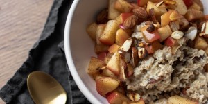 Beitragsbild des Blogbeitrags Winter-Frühstück: Porridge mit Zimt-Äpfeln