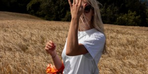 Beitragsbild des Blogbeitrags Outfit: Frühsommer im Blumenrock