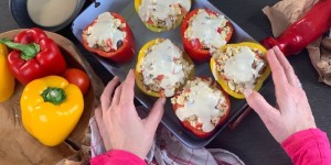 Beitragsbild des Blogbeitrags REZEPT | Gefüllte Paprika mit Champignons und Reis