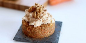 Beitragsbild des Blogbeitrags Paleo Raw Karotten Kuchen