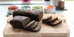 Beitragsbild des Blogbeitrags Paleo Brot & selbstgemachte Aufstriche 