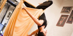 Beitragsbild des Blogbeitrags Meine Erfahrung mit Aerial Silk Vienna
