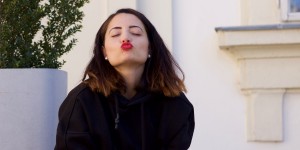 Beitragsbild des Blogbeitrags Was ist besser: kurze oder lange Haare?