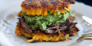 Beitragsbild des Blogbeitrags Gemüsepuffer mit Bärlauchpesto