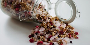 Beitragsbild des Blogbeitrags Zweierlei Paleo Müsli selber machen