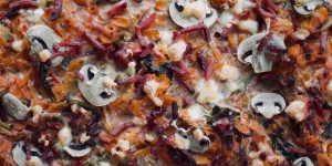 Beitragsbild des Blogbeitrags Süßkartoffel Auflauf mit Grünkohl und Pilzen