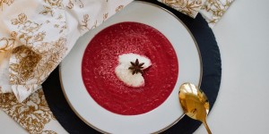 Beitragsbild des Blogbeitrags Rote Rüben Suppe mit Kokosmilch 