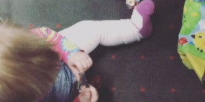 Beitragsbild des Blogbeitrags Blogparade: „Reisen mit Baby & Kleinkind – unglaublich anstrengend oder unfassbar schön?“