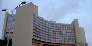 Beitragsbild des Blogbeitrags Vienna International Center: A beautiful tour through a schiaches area
