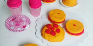 Beitragsbild des Blogbeitrags Knetmasse selber machen 
