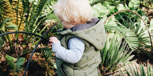 Beitragsbild des Blogbeitrags Gärten familienfreundlich und kindersicher gestalten