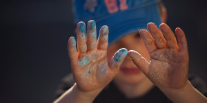 Beitragsbild des Blogbeitrags Kreative Indoor-Beschäftigung für kleine und große Kinder 