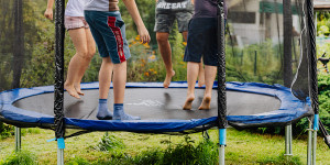 Beitragsbild des Blogbeitrags Was man beim Trampolinkauf beachten sollte