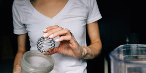 Beitragsbild des Blogbeitrags Was du über Nahrungsergänzungsmittel im Fitnessstudio wissen solltest