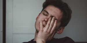 Beitragsbild des Blogbeitrags CMD – Symptome, Diagnostik, Schiene & CMD Behandlung