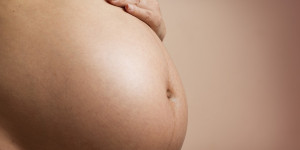 Beitragsbild des Blogbeitrags Kosmetik in der Schwangerschaft – was ist erlaubt? 