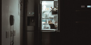 Beitragsbild des Blogbeitrags Kühlschrankkauf für die Familie: Worauf Sie achten sollten