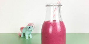 Beitragsbild des Blogbeitrags My little Coconut-Raspberry Smoothieshake 