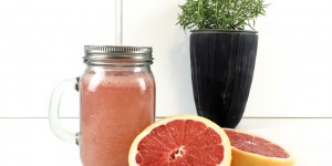 Beitragsbild des Blogbeitrags Zischt auch!Grapefruit-Rosmarin-Lemonade