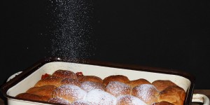 Beitragsbild des Blogbeitrags „Buchteln“ an austrian specialty