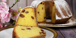 Beitragsbild des Blogbeitrags Einfacher Gugelhupf mit Rosinen