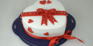 Beitragsbild des Blogbeitrags Valentinstags Torte