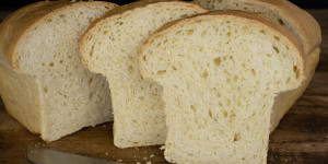 Beitragsbild des Blogbeitrags TOASTBROT nach Guggis Art
