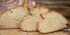Beitragsbild des Blogbeitrags Einfaches Roggenmischbrot