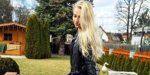 Beitragsbild des Blogbeitrags Frühling - Warum die Lederjacke nicht fehlen darf! 