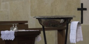 Beitragsbild des Blogbeitrags Der Taufgottesdienst – so gestaltest du einen schönen Ablauf