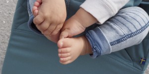 Beitragsbild des Blogbeitrags Wir testen die BabyBjörn Wippe Bliss & du kannst sie gewinnen! 