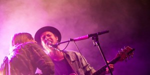 Beitragsbild des Blogbeitrags Dispatch: Eine Reise durch die Bandgeschichte