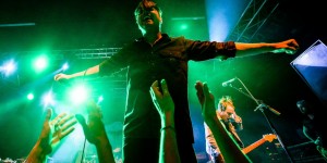 Beitragsbild des Blogbeitrags BOYSETSFIRE & SILVERSTEIN: von Nostalgie und neuentfachter Begeisterung / Arena Wien 