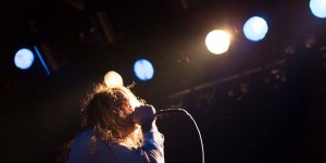 Beitragsbild des Blogbeitrags PIANOS BECOME THE TEETH: zwischen Ekstase und Trance / ARENA Wien 