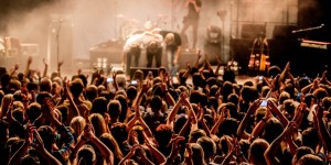 Beitragsbild des Blogbeitrags Servus, griaß di: Folkshilfe, “mit F”!