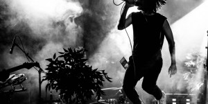 Beitragsbild des Blogbeitrags trouble by design & Farewell Dear Ghost: auch in kleinem Rahmen ziemlich groß!