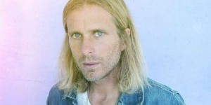 Beitragsbild des Blogbeitrags David vs. Goliath: AWOLNATION und der ewige Kampf zwischen Gut & Böse