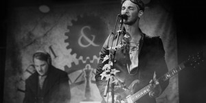 Beitragsbild des Blogbeitrags Turm & Strang: Laudanum ins Ohr 