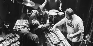 Beitragsbild des Blogbeitrags Junior Boys & Jessy Lanza: Synthie-Pop vom Feinsten