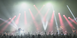 Beitragsbild des Blogbeitrags Das Fallen und das Wiederaufstehen: PORCUPINE TREE live in Wien