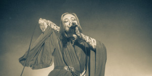 Beitragsbild des Blogbeitrags Zanias: Die dunkle Elektro-Elfe 